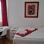 Appartement Pool Adriana *