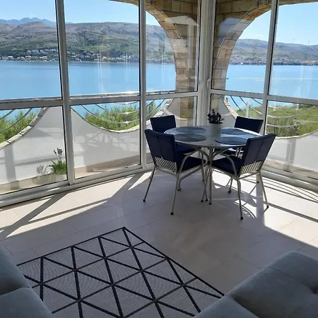 Apartment Pool Adriana