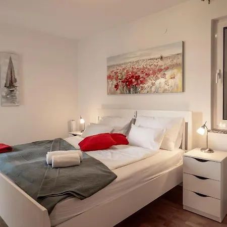 Apartamento Pool Adriana *