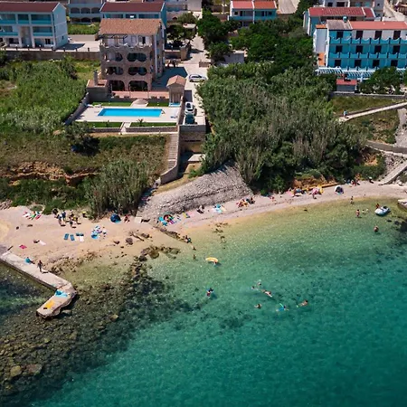 Апартаменты Pool Adriana *