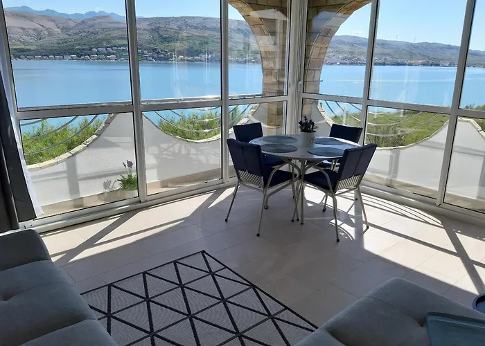 Апартаменты Pool Adriana